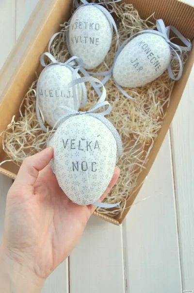 Sada 5 vajíčok v krabici, bielo-šedé – foto 2